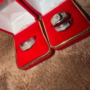 Elegant Silver Ring Set with Diamonds